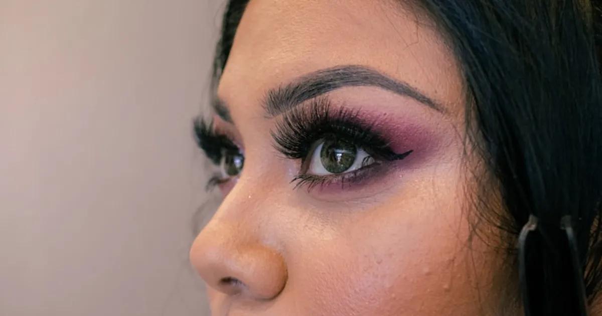 Maquillaje Invitada en Gandía y Ontinyent: Consejos para Brillar sin Robar Protagonismo