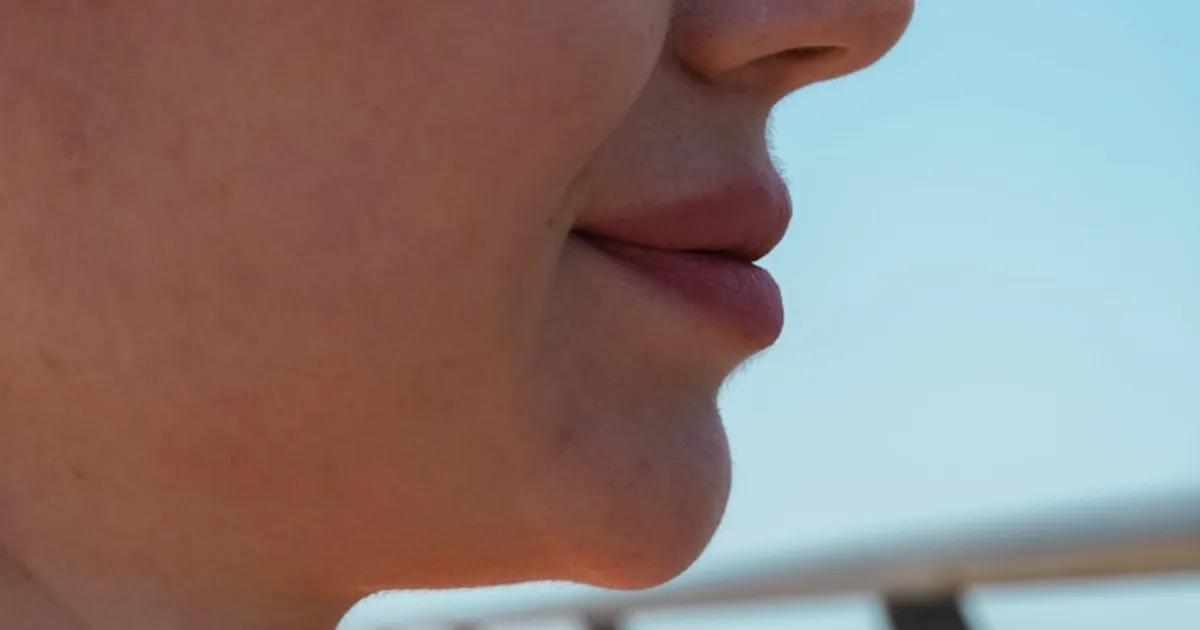 Vello en Mentón: Causas y Soluciones Efectivas con Depilación